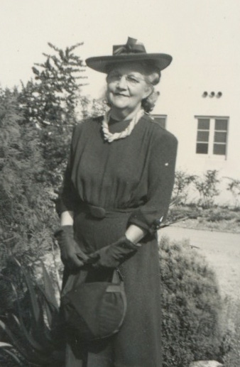 Lolo Blanche Cole Photo